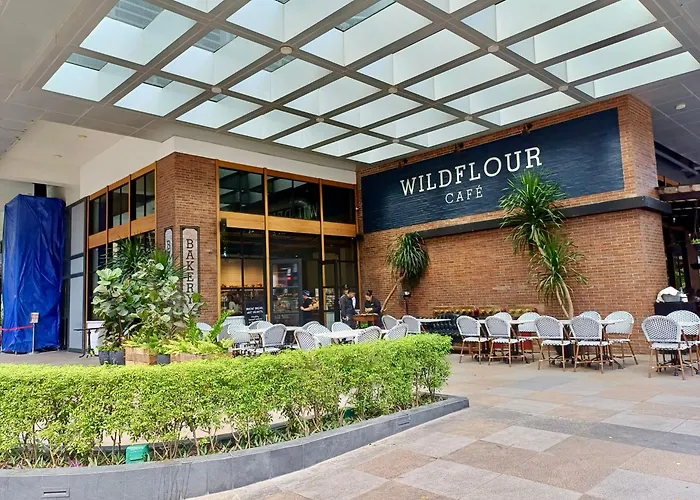 Free Welcome Breakfast, Bgc 1br, 300mbps Fiber, Steps To Mitsukoshi & Uptown, 14f Apartment
