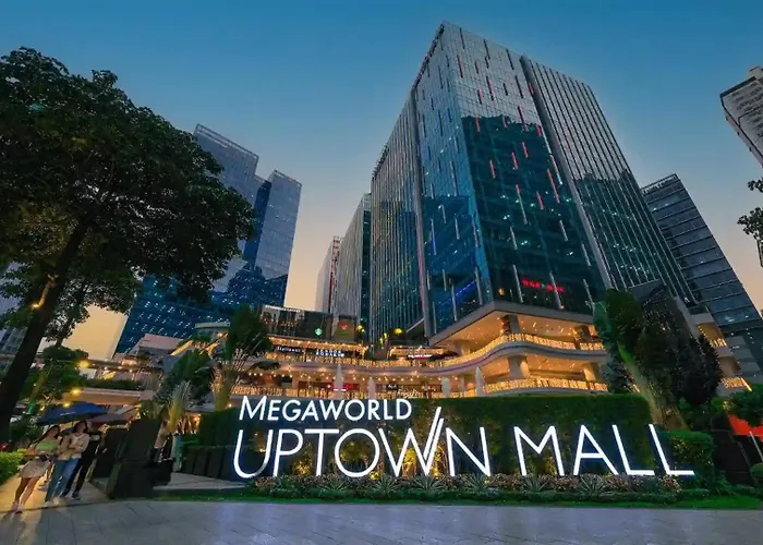 Free Welcome Breakfast, Bgc 1br, 300mbps Fiber, Steps To Mitsukoshi & Uptown, 14f Apartment