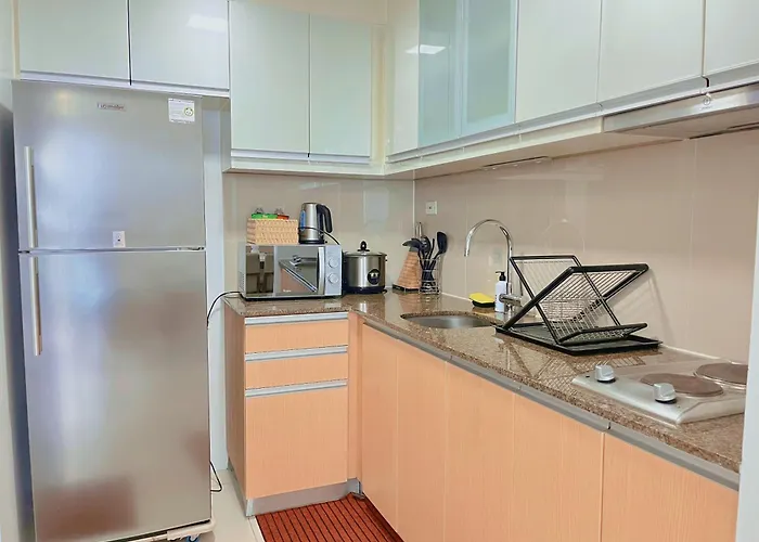 Free Welcome Breakfast, Bgc 1br, 300mbps Fiber, Steps To Mitsukoshi & Uptown, 14f * Manila